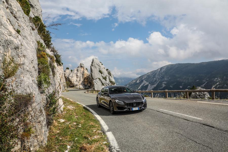  Maserati Quattroporte S Q4 GranSport (M156) 2017 года  (фото 21 из 41)